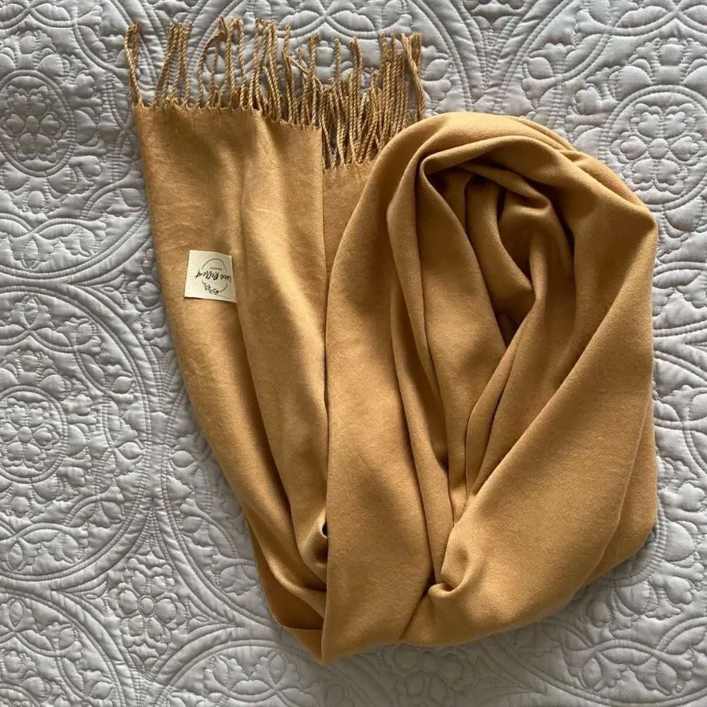 Soft warm scarf made of a mixture of acrylic and cashmere condition new …